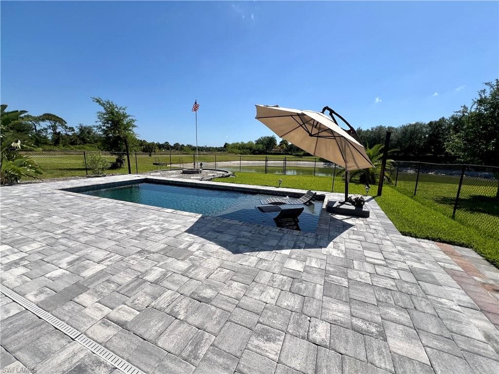 10293 Silver Pond LN, LEHIGH ACRES FL 33936-3
