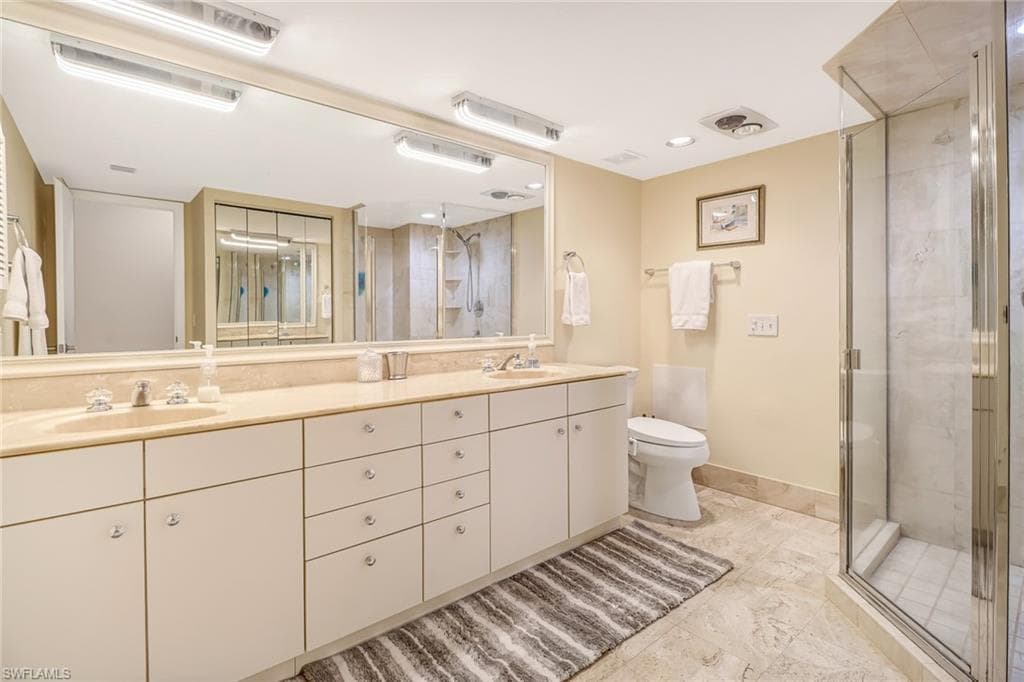 185 Cypress WAY E A106-27