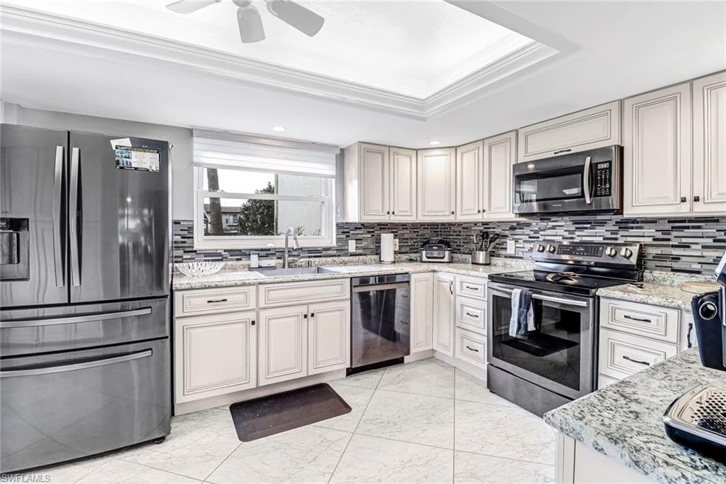 185 Cypress WAY E A106-17