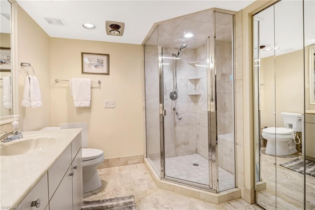 185 Cypress WAY E A106-28