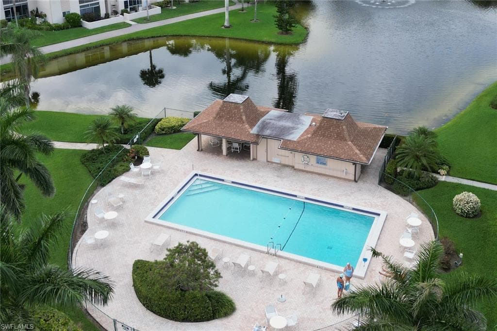 185 Cypress WAY E A106-24