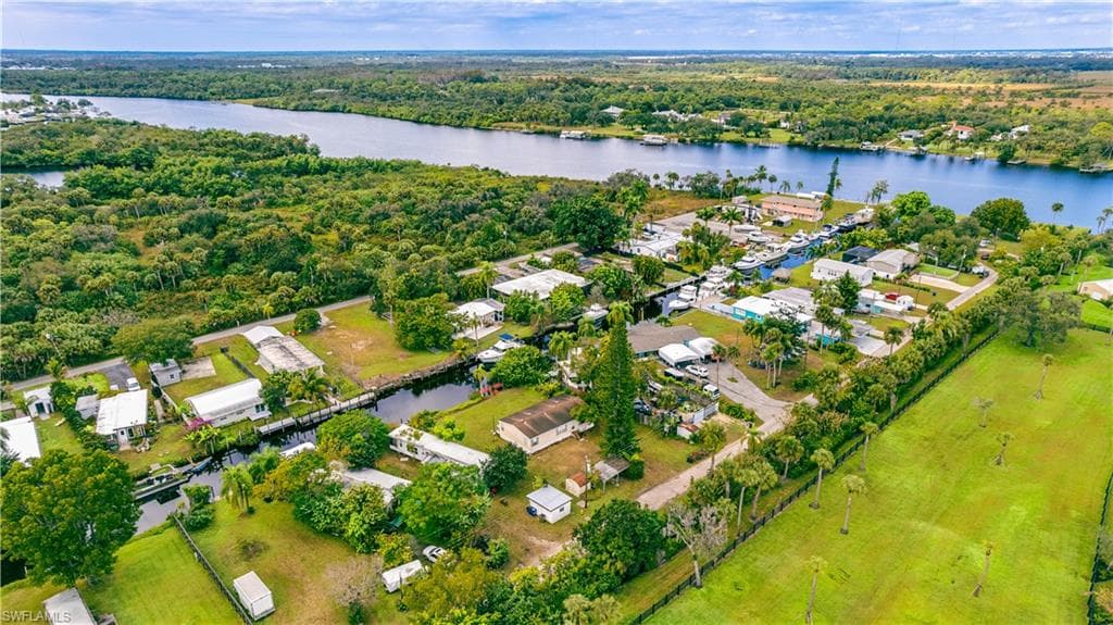 2253 Queen Anne DR, FORT MYERS FL 33905-22