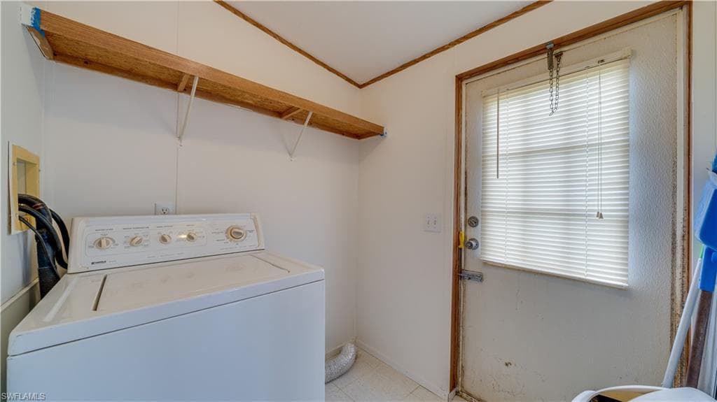2253 Queen Anne DR, FORT MYERS FL 33905-26