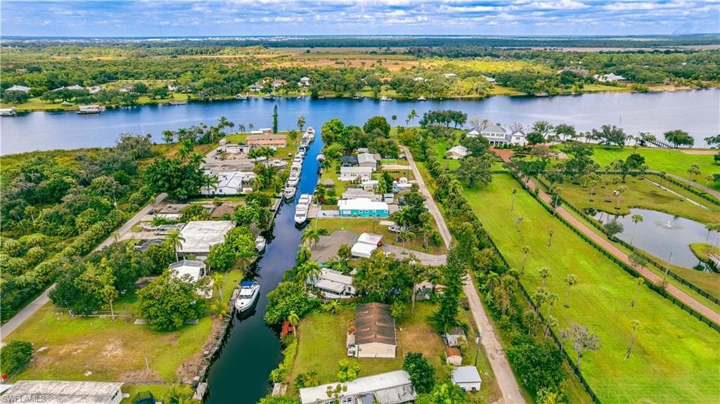 2253 Queen Anne DR, FORT MYERS FL 33905-5