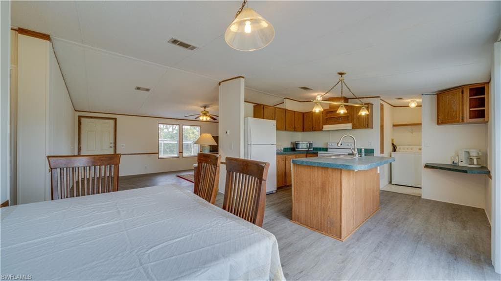 2253 Queen Anne DR, FORT MYERS FL 33905-6