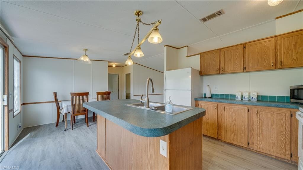 2253 Queen Anne DR, FORT MYERS FL 33905-8