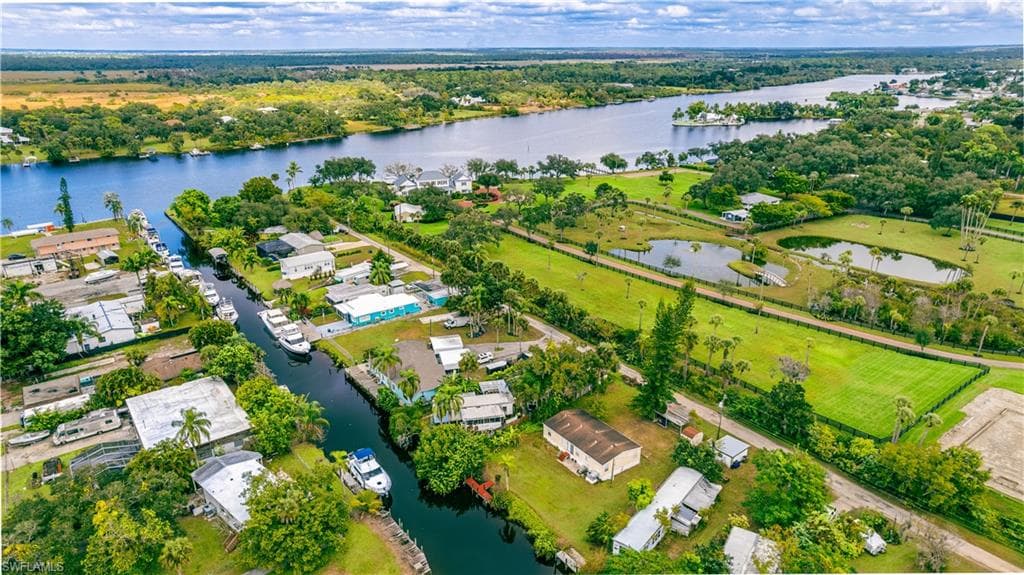 2253 Queen Anne DR, FORT MYERS FL 33905-23