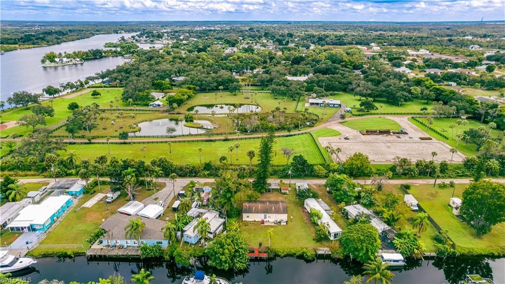 2253 Queen Anne DR, FORT MYERS FL 33905-24