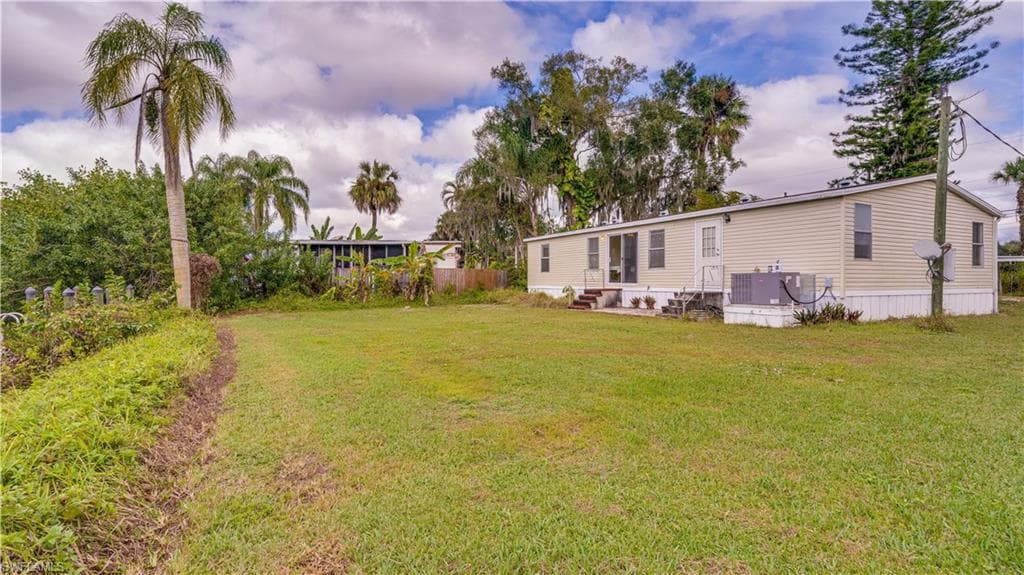 2253 Queen Anne DR, FORT MYERS FL 33905-20