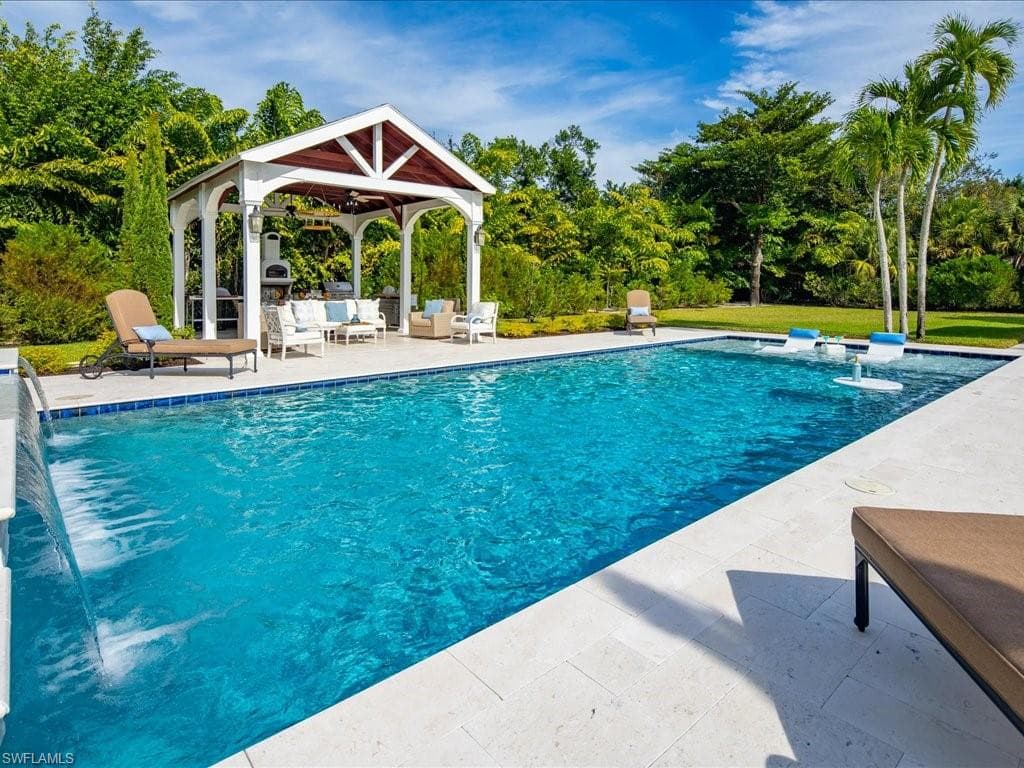 624 Ridge DR-41