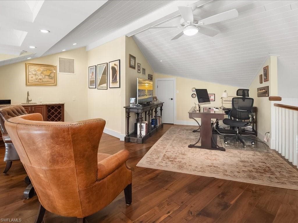 624 Ridge DR-35