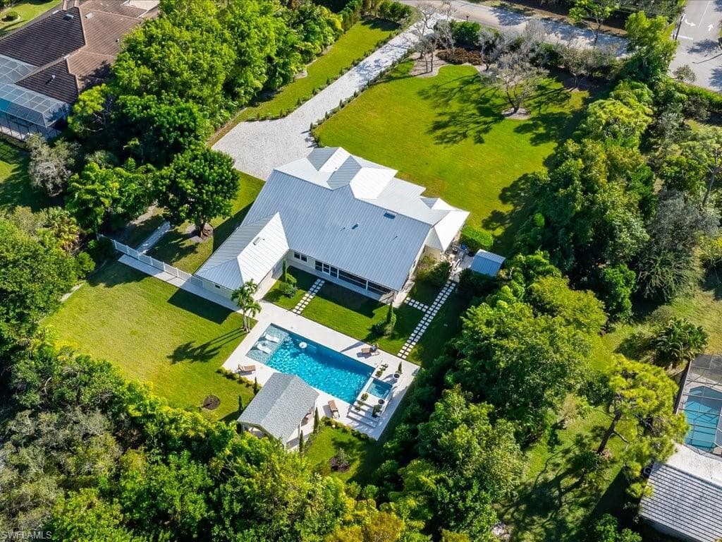 624 Ridge DR-49