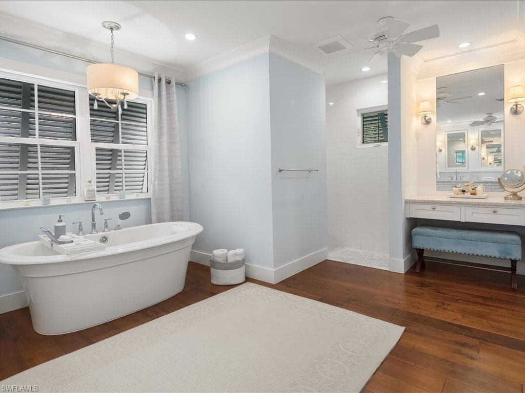 624 Ridge DR-24