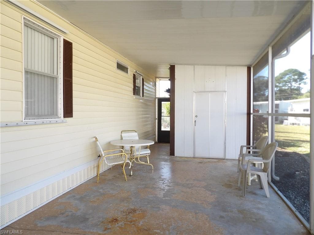 250 Shrub LN N, NORTH FORT MYERS FL 33917-1