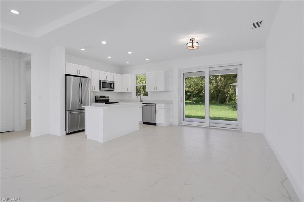 604 Columbus AVE, LEHIGH ACRES FL 33972-5