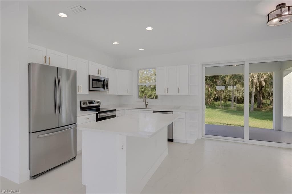 604 Columbus AVE, LEHIGH ACRES FL 33972-7