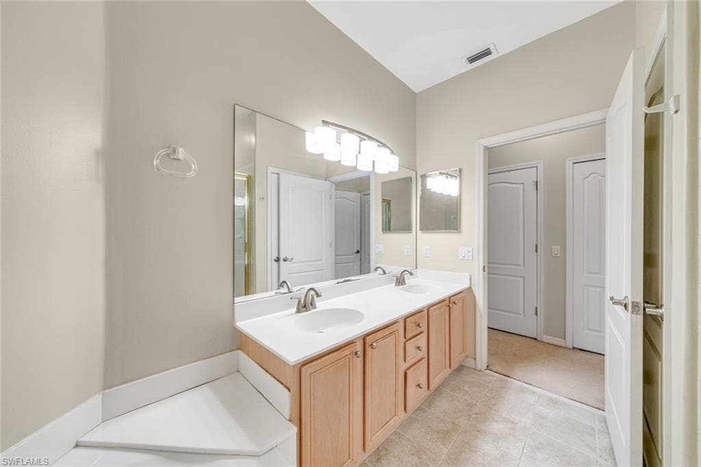 15048 Tamarind Cay CT # 605, FORT MYERS FL 33908-17