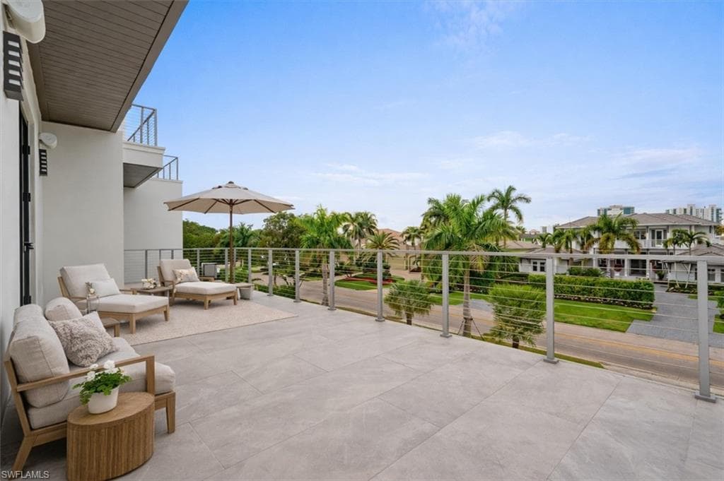 3800 Crayton RD, NAPLES FL 34103-16