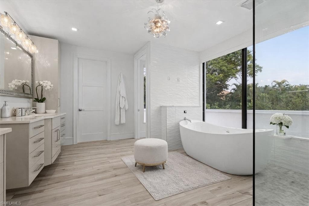 3800 Crayton RD, NAPLES FL 34103-15