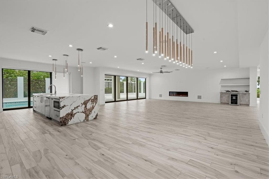 3800 Crayton RD, NAPLES FL 34103-21
