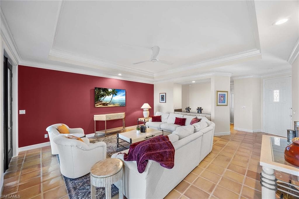 828 Hideaway CIR E 4-434-5