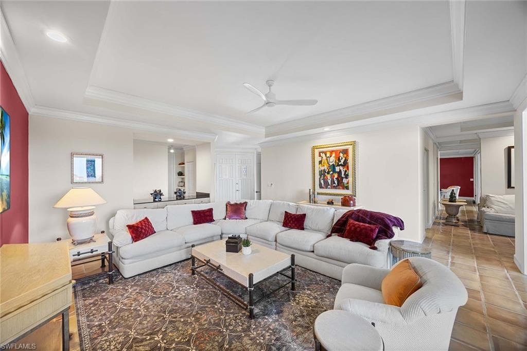 828 Hideaway CIR E 4-434-6