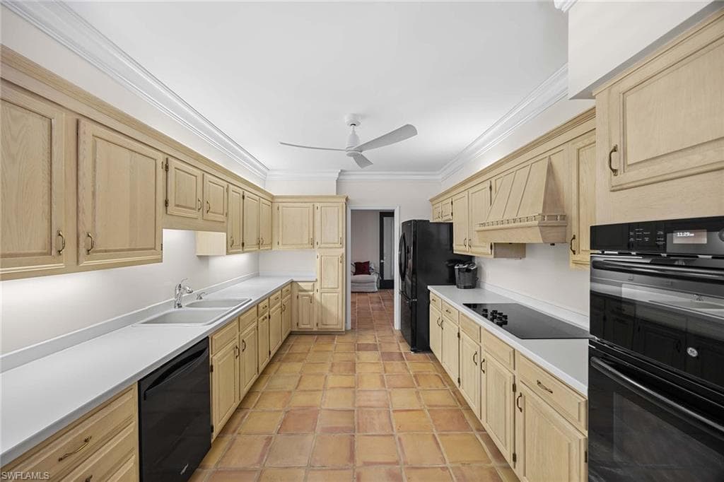 828 Hideaway CIR E 4-434-9