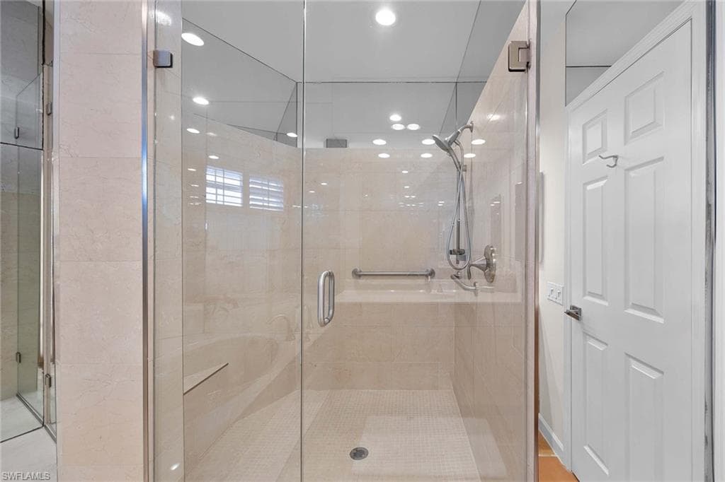 828 Hideaway CIR E 4-434-14