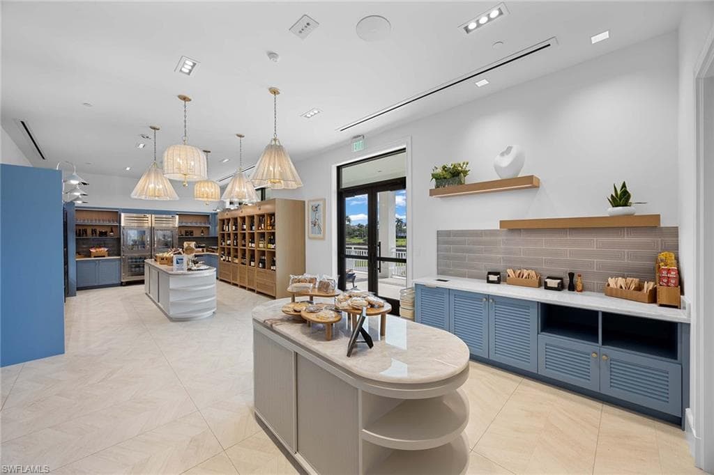 828 Hideaway CIR E 4-434-34