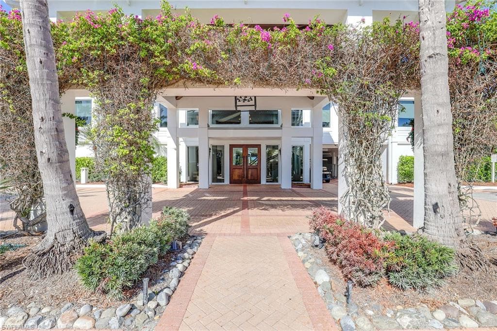 828 Hideaway CIR E 4-434-38