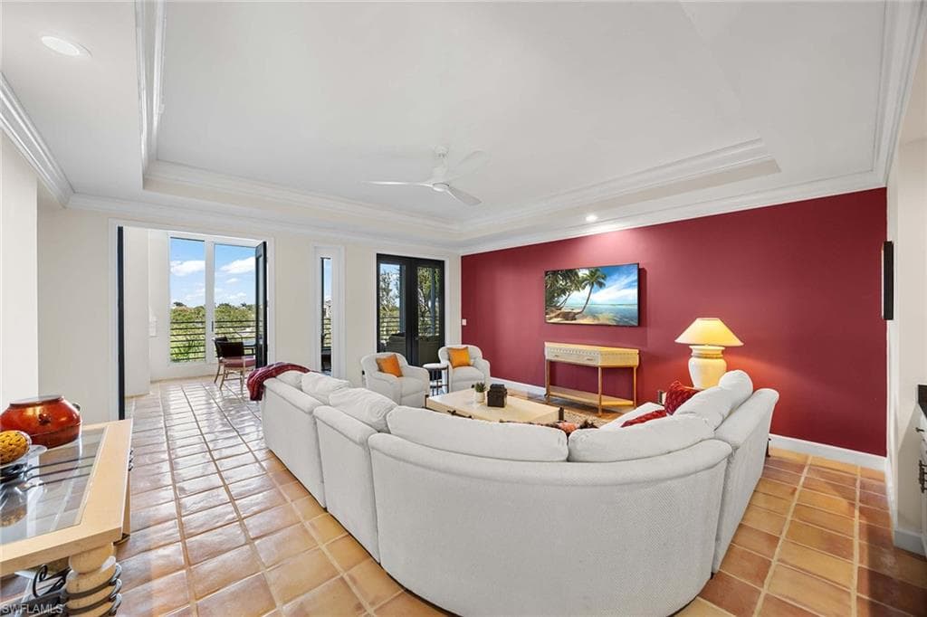 828 Hideaway CIR E 4-434-7