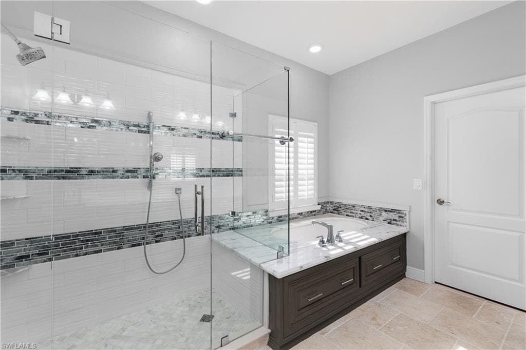 3296 Hampton BLVD, ALVA FL 33920-19