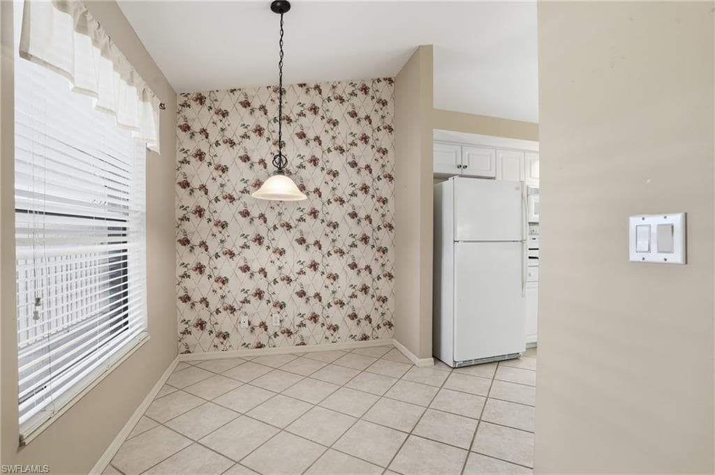 1032 Manor Lake DR # D204, NAPLES FL 34110-7