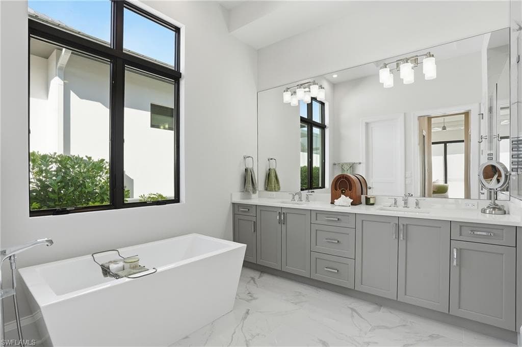 19086 Via Messina WAY, MIROMAR LAKES FL 33913-17