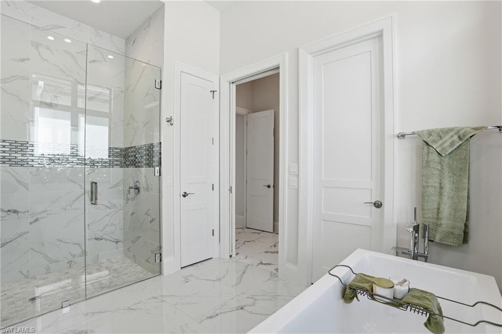 19086 Via Messina WAY, MIROMAR LAKES FL 33913-18