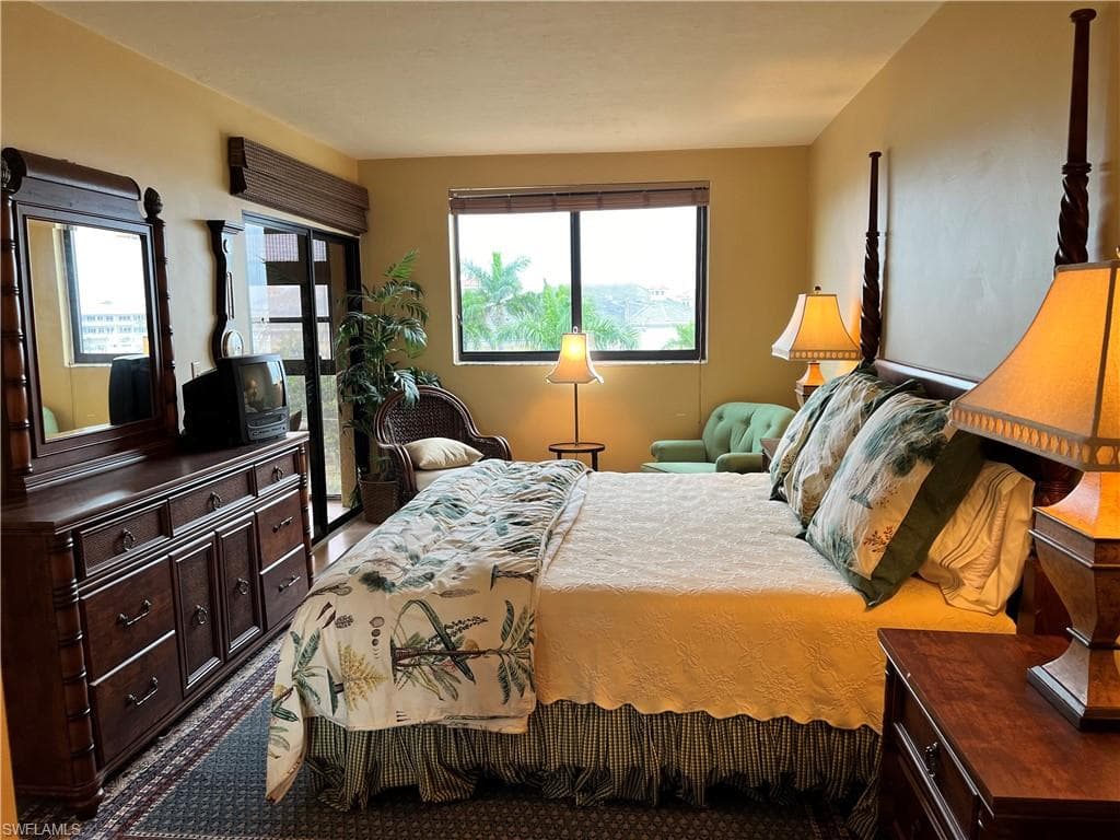 807 River Point DR # 304D, NAPLES FL 34102-10