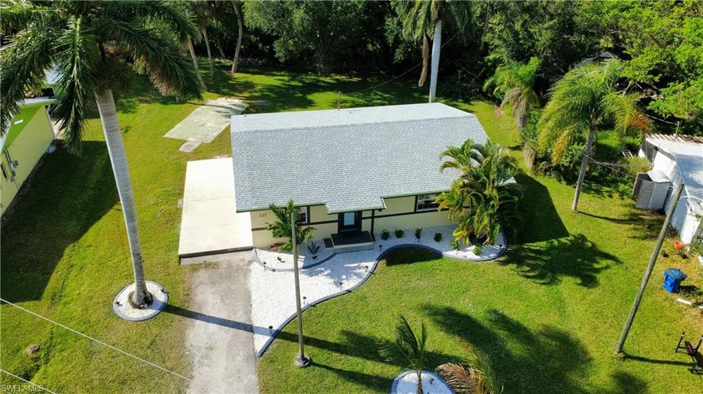 137 Dow LN, NORTH FORT MYERS FL 33917-35