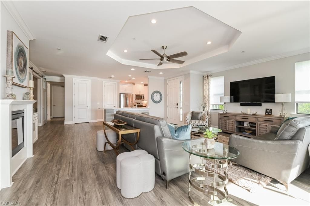 9636 Montelanico LOOP # 101, NAPLES FL 34119-2