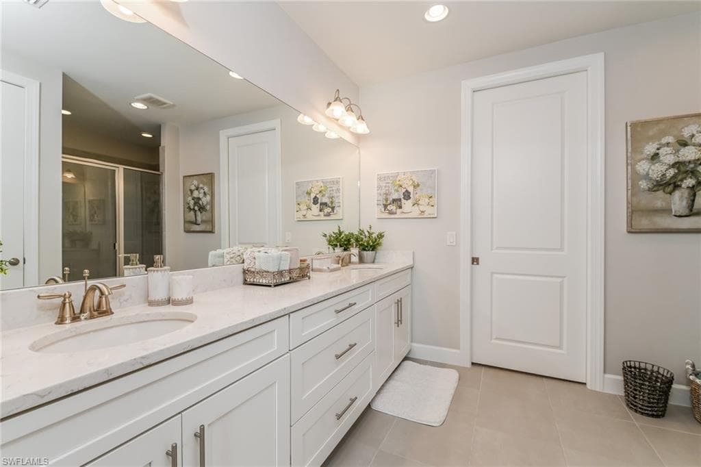 9636 Montelanico LOOP # 101, NAPLES FL 34119-8