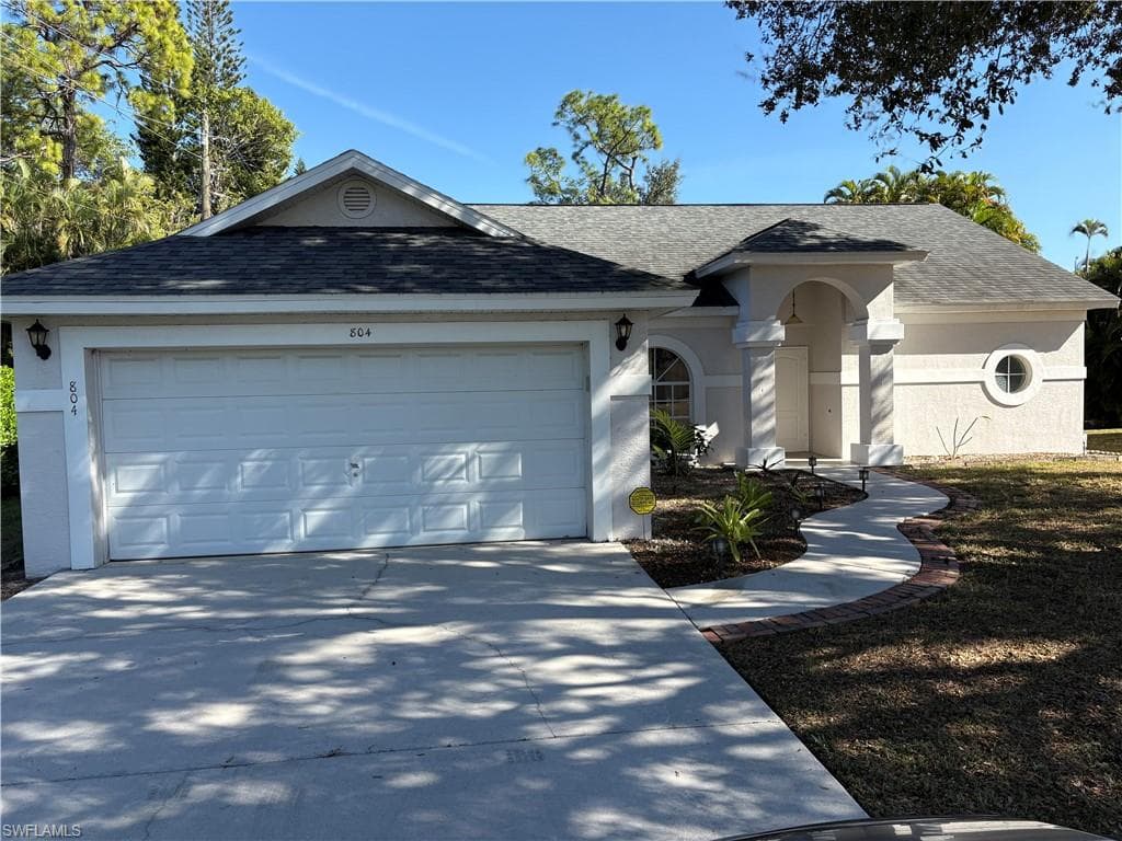 804 Bluebird ST, NAPLES FL 34104-35
