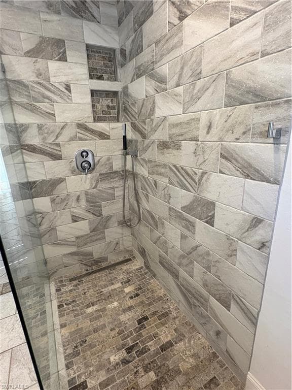 804 Bluebird ST, NAPLES FL 34104-44