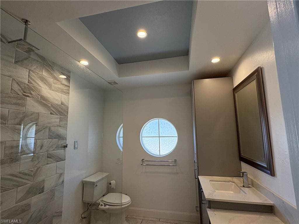 804 Bluebird ST, NAPLES FL 34104-7