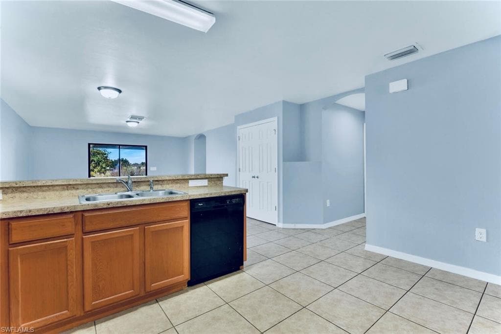278 Shadow Lakes DR, LEHIGH ACRES FL 33974-9