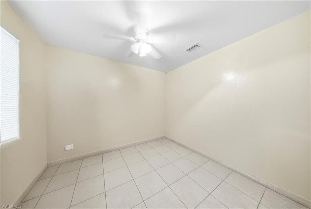 2463 Washington AVE, NAPLES FL 34112-22