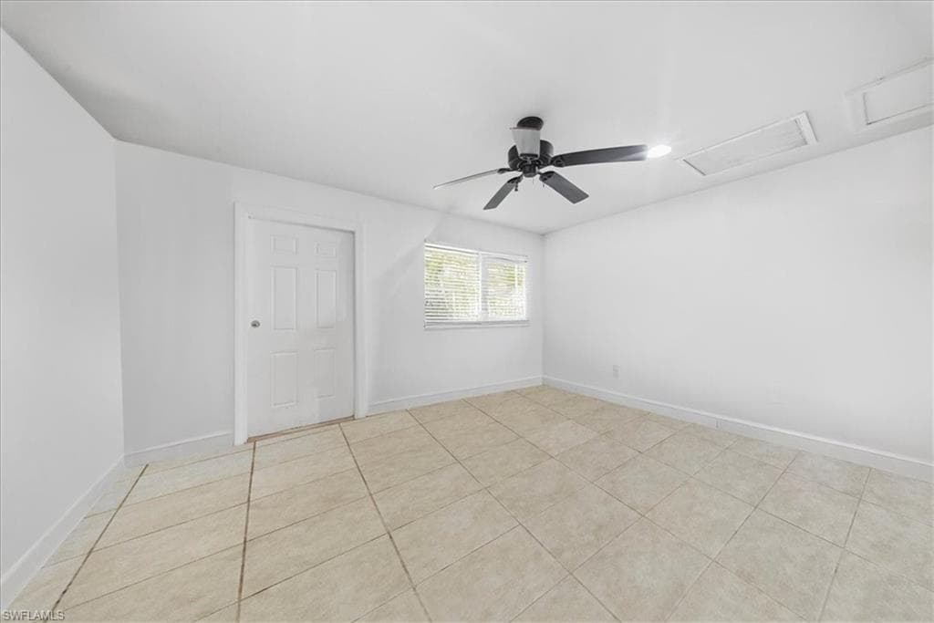 2463 Washington AVE, NAPLES FL 34112-15