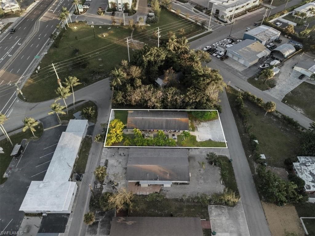 2463 Washington AVE, NAPLES FL 34112-6