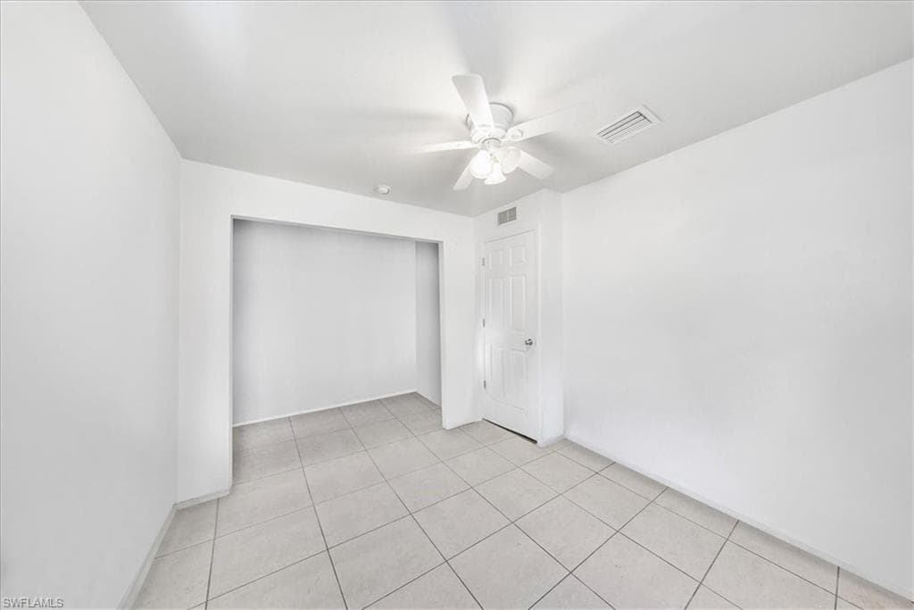 2463 Washington AVE, NAPLES FL 34112-10