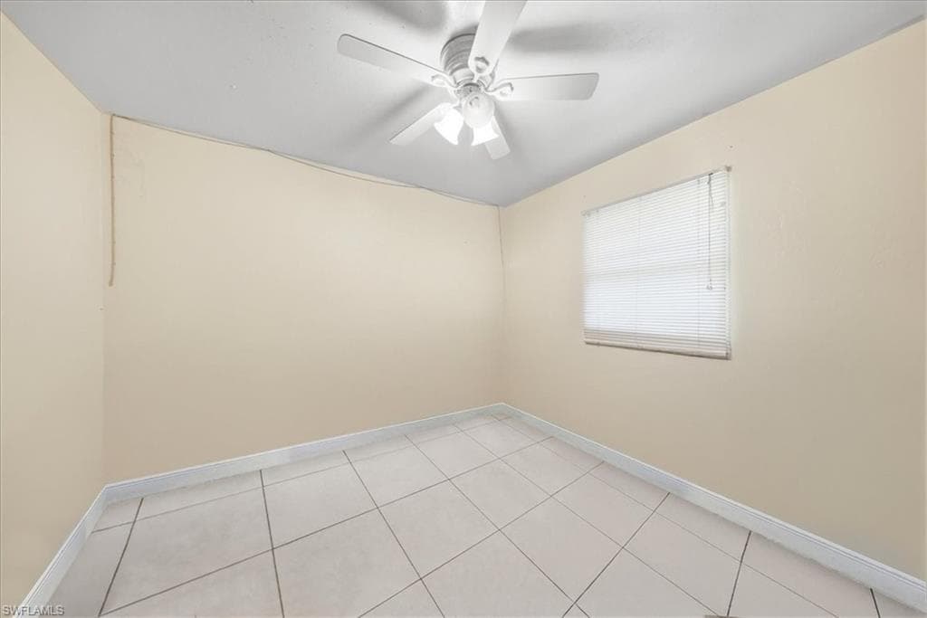 2463 Washington AVE, NAPLES FL 34112-20