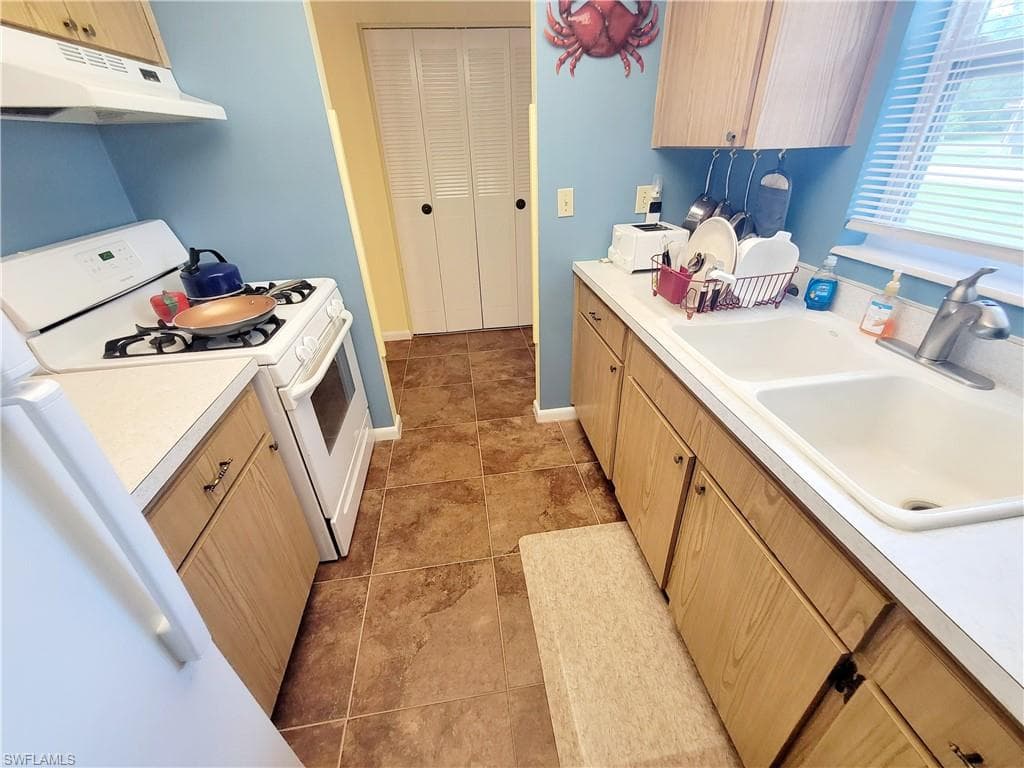 2206 E 6th ST, LEHIGH ACRES FL 33936-10