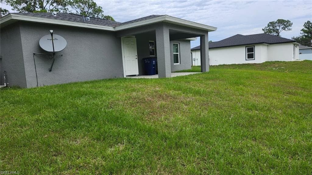 575 Oakshire LN, LEHIGH ACRES FL 33972-3